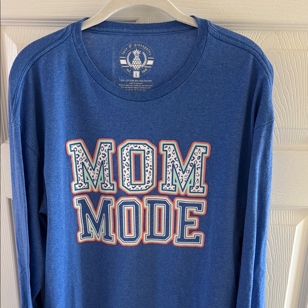 Blue Long Sleeve Tee with Textured Design and Crew Neck